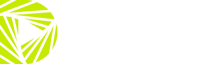 Logo met groene geometrische vormen en witte achtergrond.